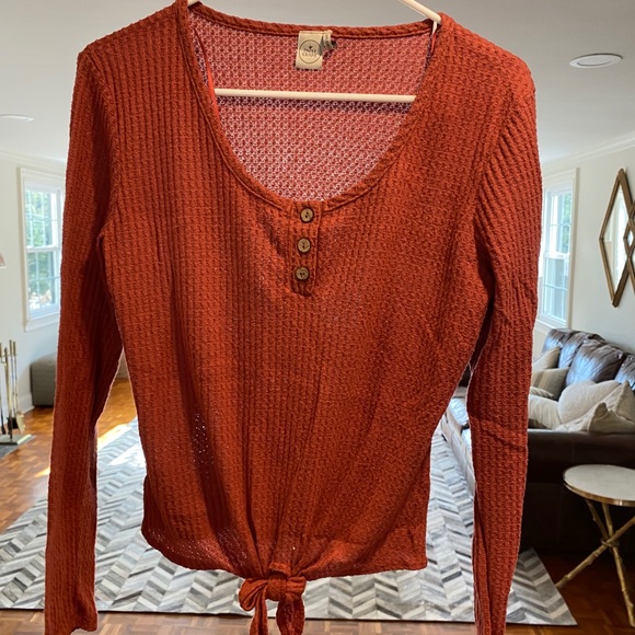 Paper Crane Tops - Soft Button/ Knotted along Sleeve